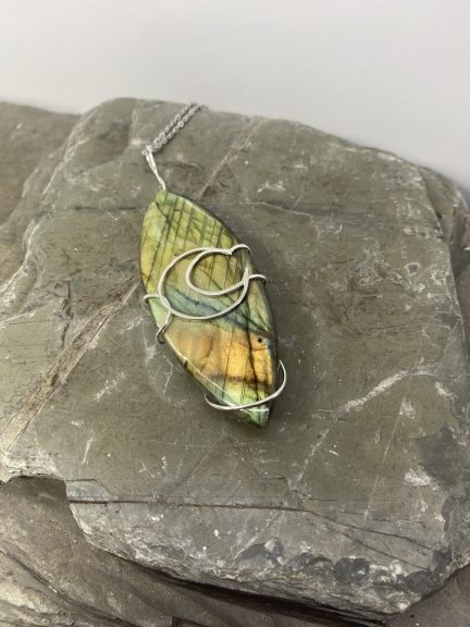 Labradorite-Crescent-Moon-03
