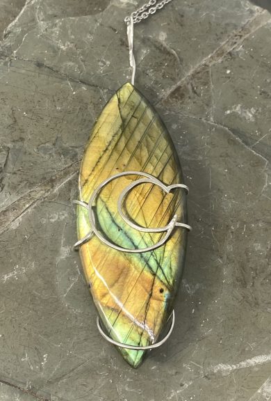 Labradorite-Crescent-Moon-06