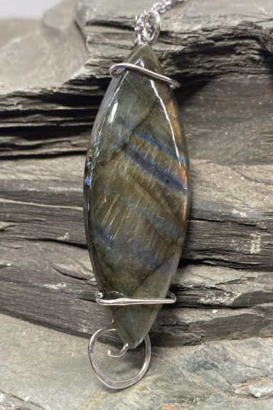 LabradoriteStripesSpiral03